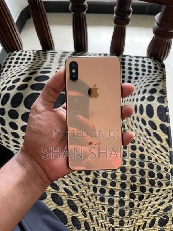 Apple iPhone XS (Used)