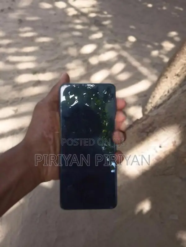 Samsung Galaxy S20 Ultra (Used)