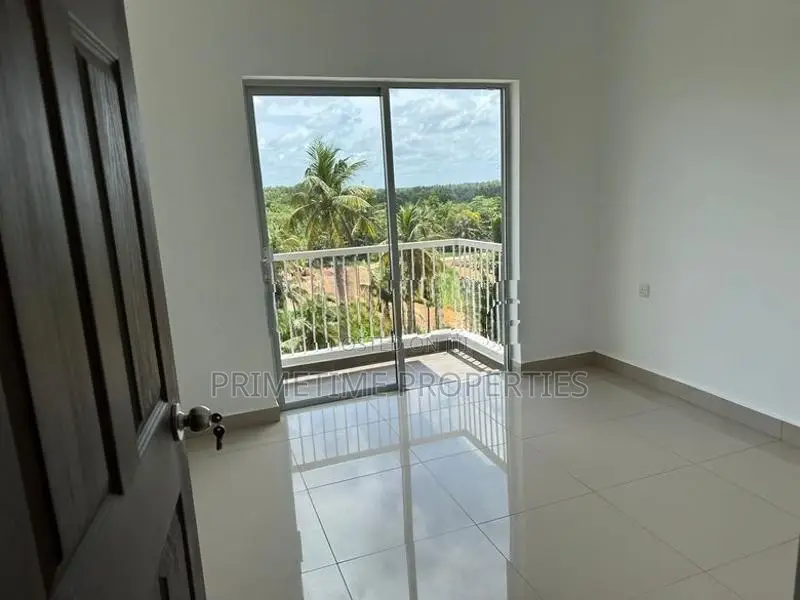 (KAR528) 3BR Luxury Apartment for Rent in Santorini Negombo
