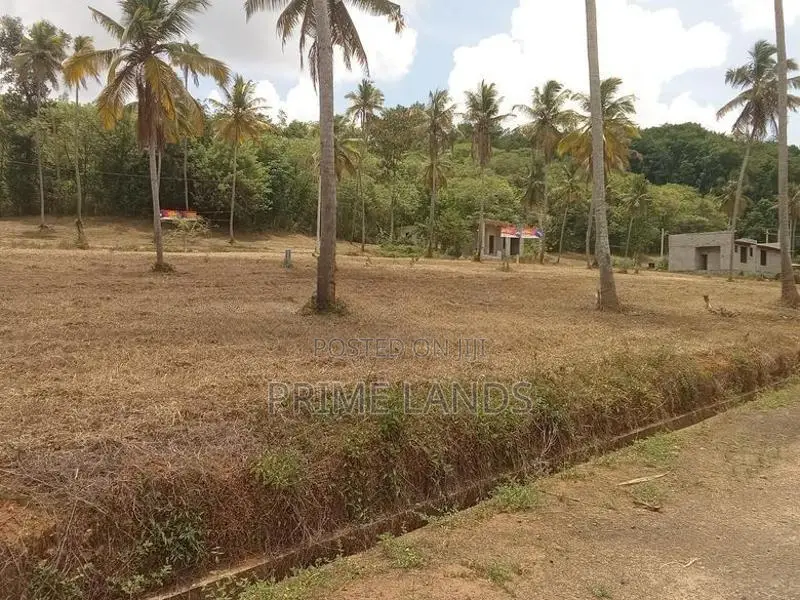 සියලු අනුමැතියන් සහිත නේවාසික බිම් කොටස් නාරම්මල