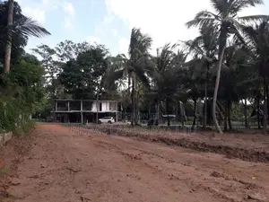 පාදෙණිය මහව ප්‍රධාන පාරෙන් ඉඩමක් විකිණීමට
