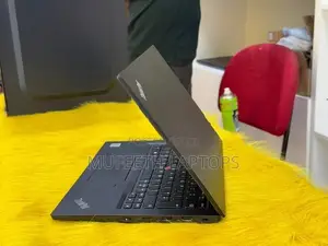 Lenovo i5 10Gen 8/256GB