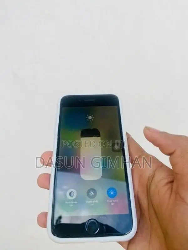 Apple iPhone 8 i phone (Used)