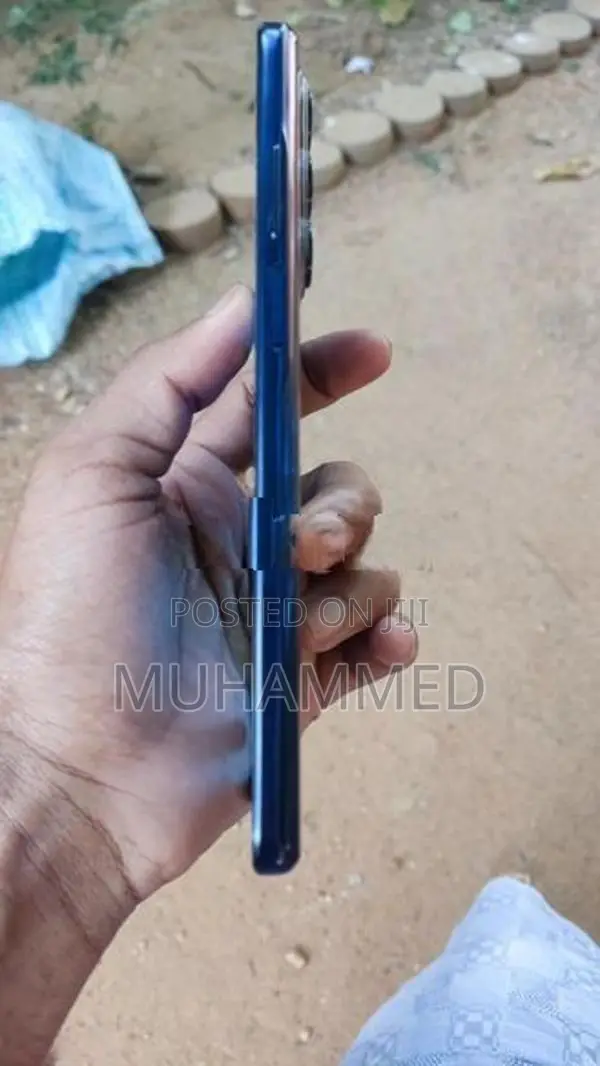 Moto EDGE 2021 WIFI ONLY (Used)