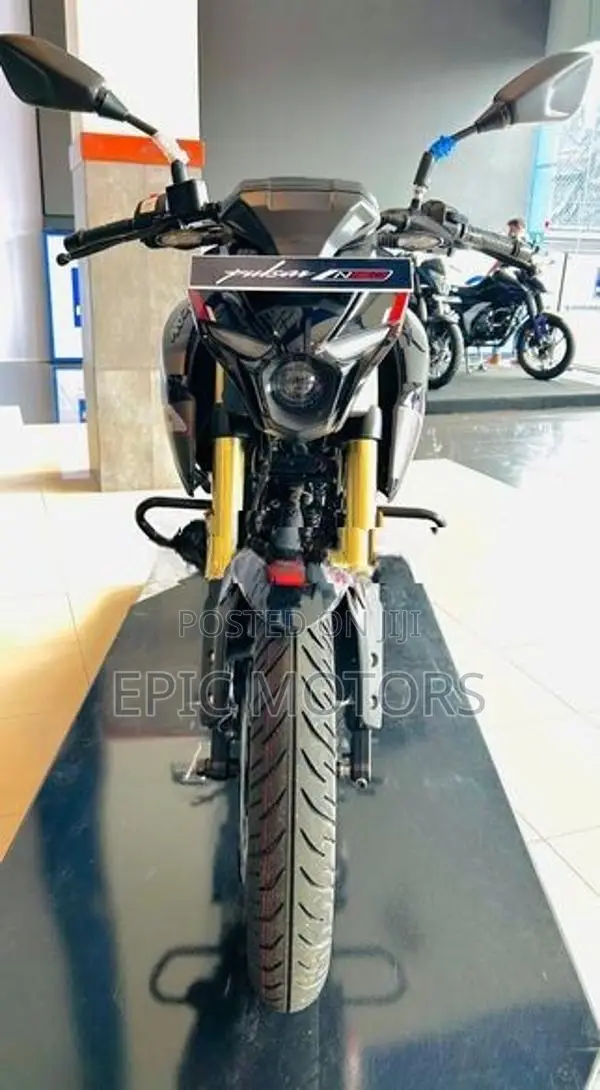 Bajaj Pulsar N160 Premium 2026