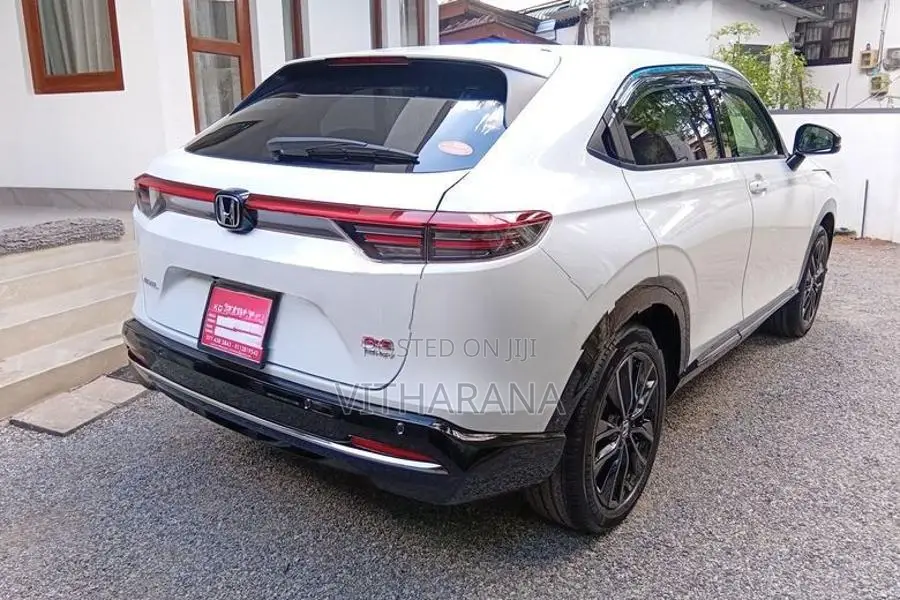 Honda Vezel Rs Sensing Premium 2025