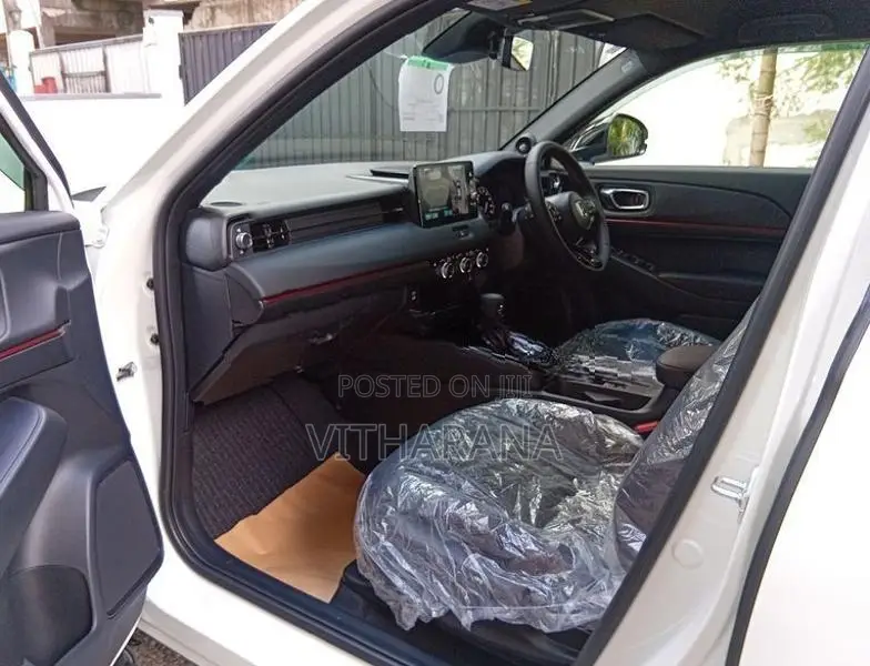 Honda Vezel Rs Sensing Premium 2025