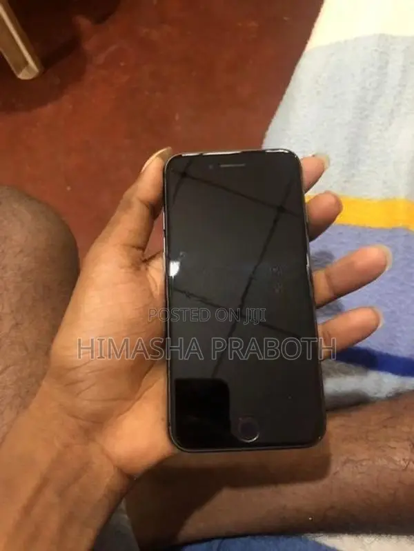 Apple iPhone 8 (Used)