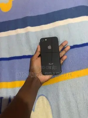 Apple iPhone 8 (Used)