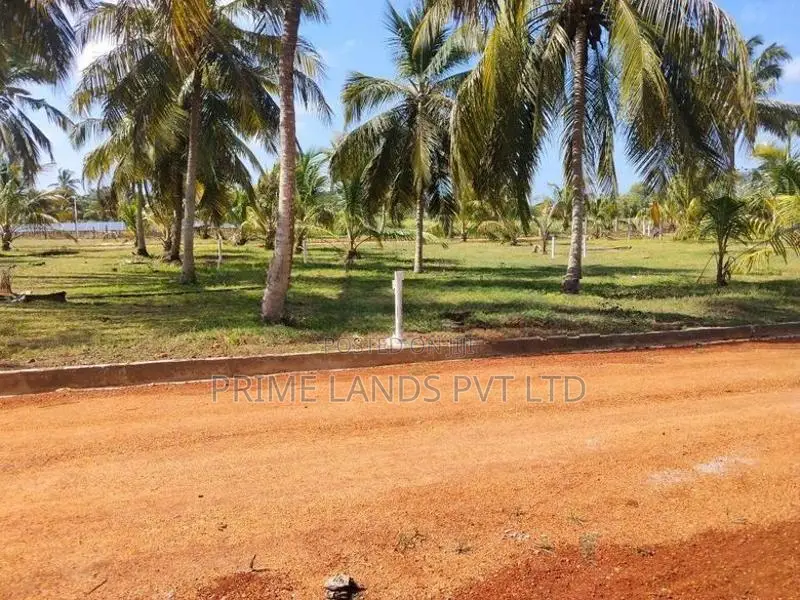 අනුරාධපුරයෙන් සින්නක්කර බිම්කොටස්