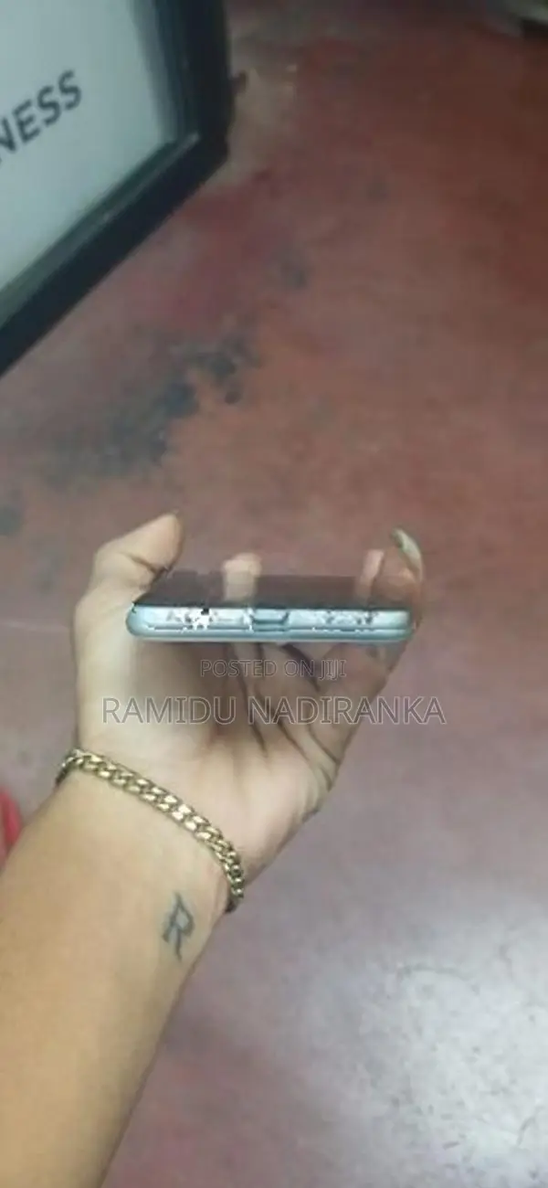 Apple iPhone SE (Used)