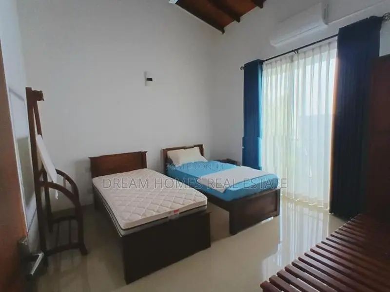 Madiwela Luxury 3 Bed Furnished Vill for Rent