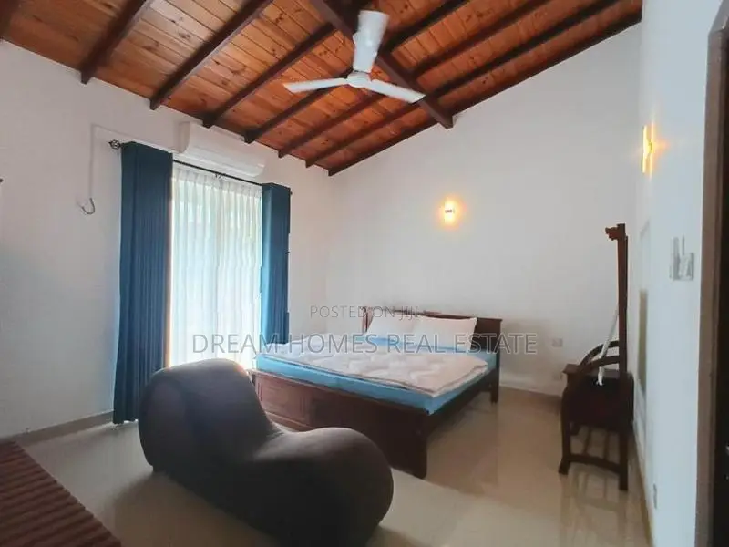 Madiwela Luxury 3 Bed Furnished Vill for Rent