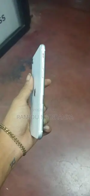 Apple iPhone SE (Used)