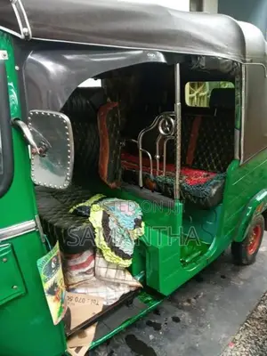 Bajaj RE 2012