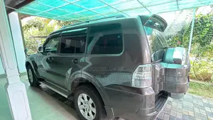 Mitsubishi Montero 2013 Brown