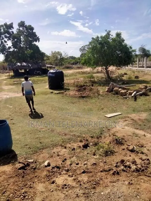 Land for Sale in Weerawila