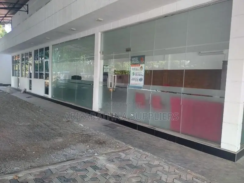 ගොඩනැගිල්ලක් බදු දීමට - රණාල