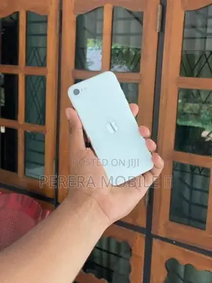Apple iPhone SE 2 (Used)