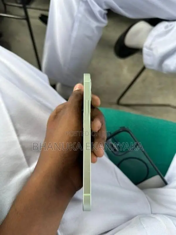 Apple iPhone 12 (Used)