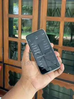 Apple iPhone SE 2 (Used)