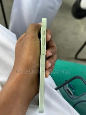 Apple iPhone 12 (Used)