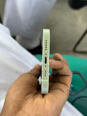 Apple iPhone 12 (Used)