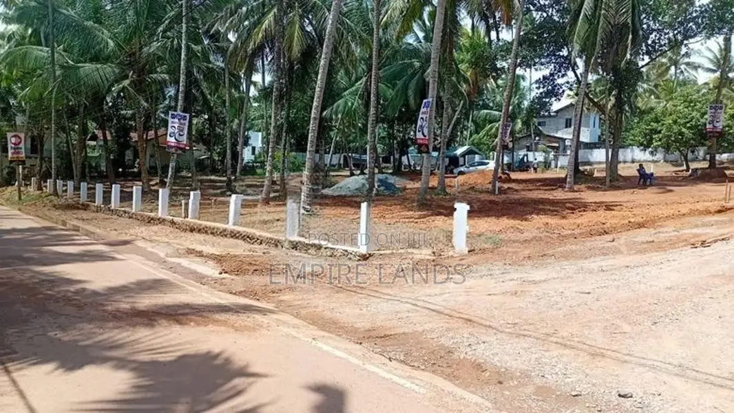 Land for Sale in Kandana Dolahena Road Luxury