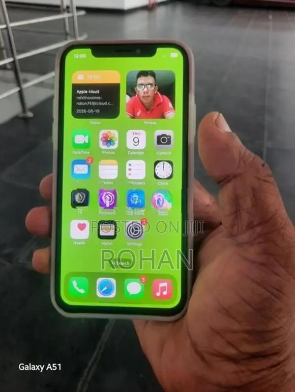 Apple iPhone X (Used)