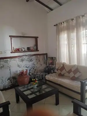 Up stair unit for rent