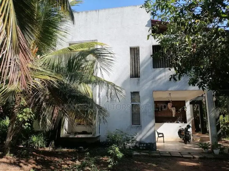 Spacious 3 Bedroom House for Sale in Kadawatha