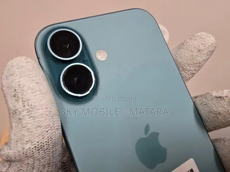 Apple iPhone 16 128GB (Used)