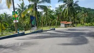 කඩවත වෑබඩ පාරෙන් බිම් කොටස්