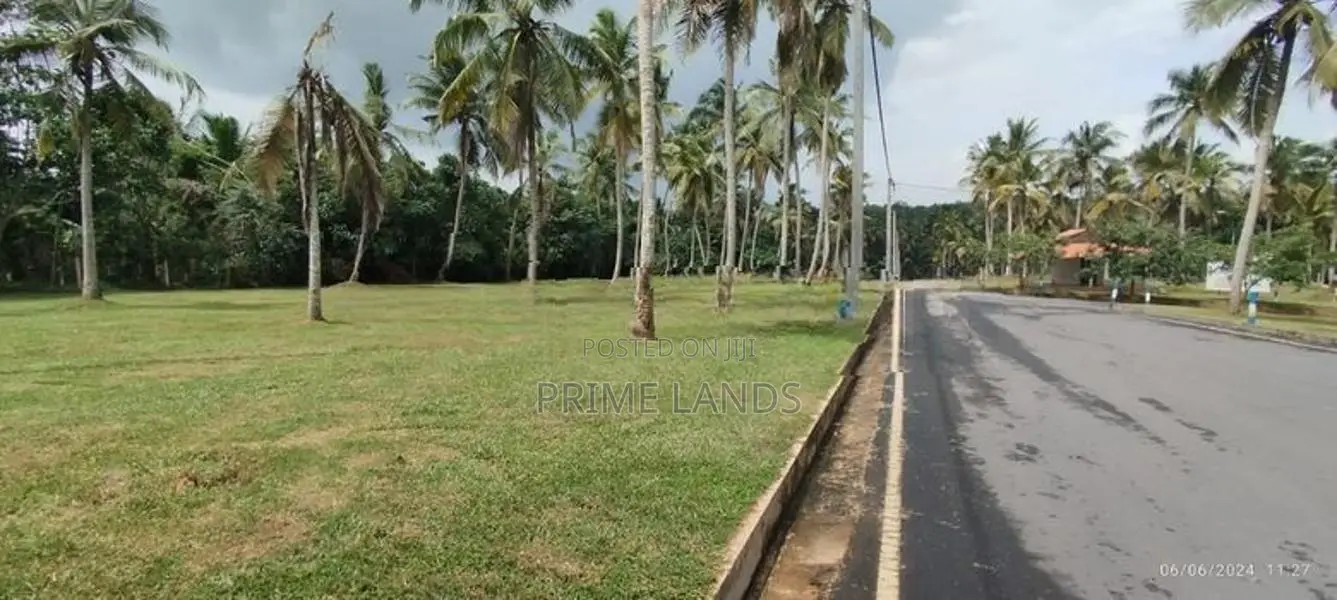 ගම්පහ උඩුගම්පල වීදියවත්ත