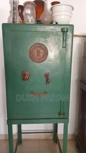 Antique British Bent Steel Safe – Samuel Withers with Co. Ltd.