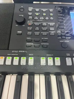 Yamaha PSR S 750