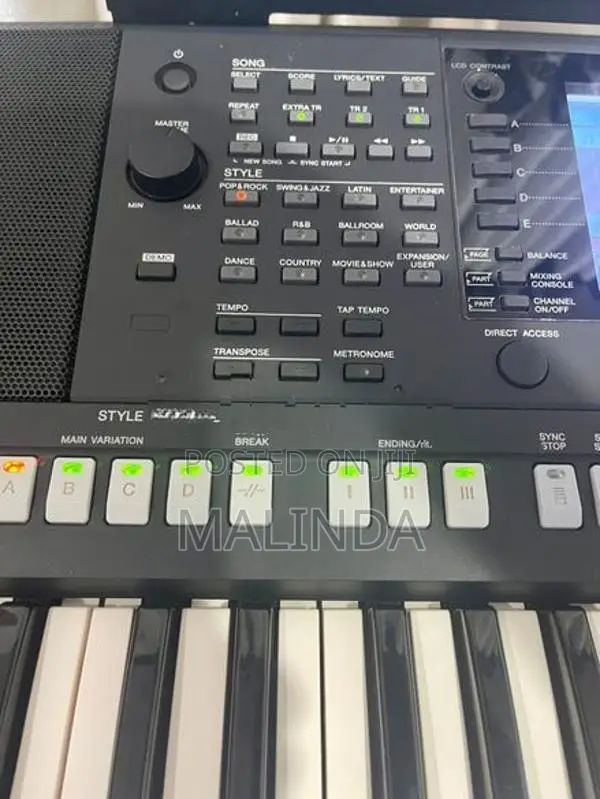 Yamaha PSR S 750