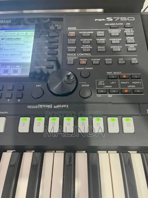 Yamaha PSR S 750