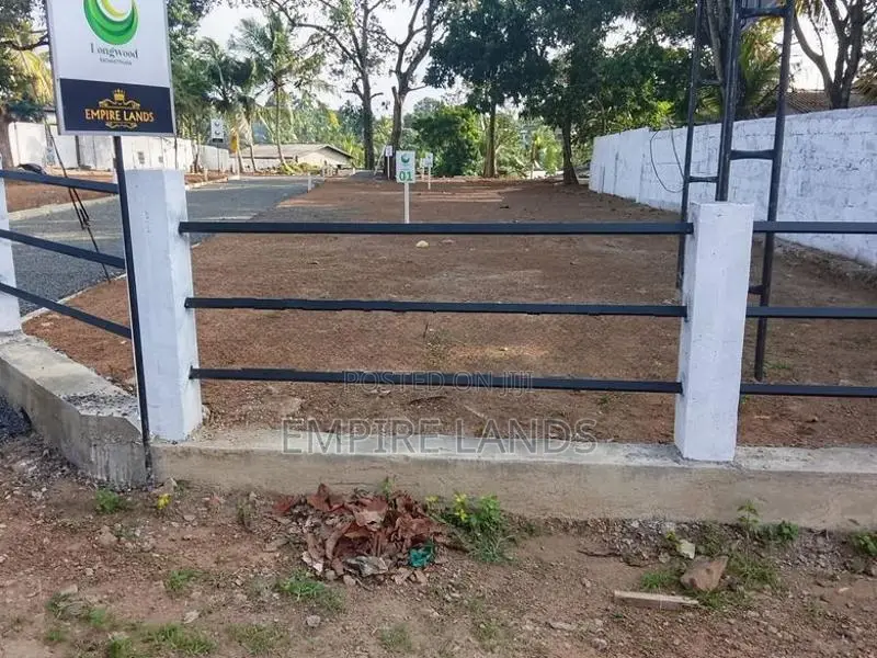 Super Luxury Land for Sale in Piliyandala Batakeththara