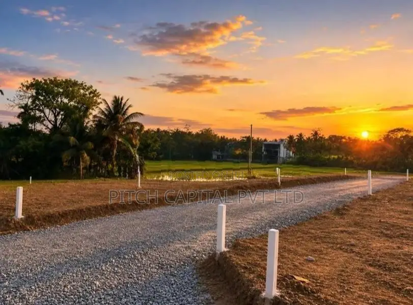 Kahathuduwa අධිවේගී පිවිසුමට ආසන්නයෙන් අගනා බිම්කොටස් විකිණීමට