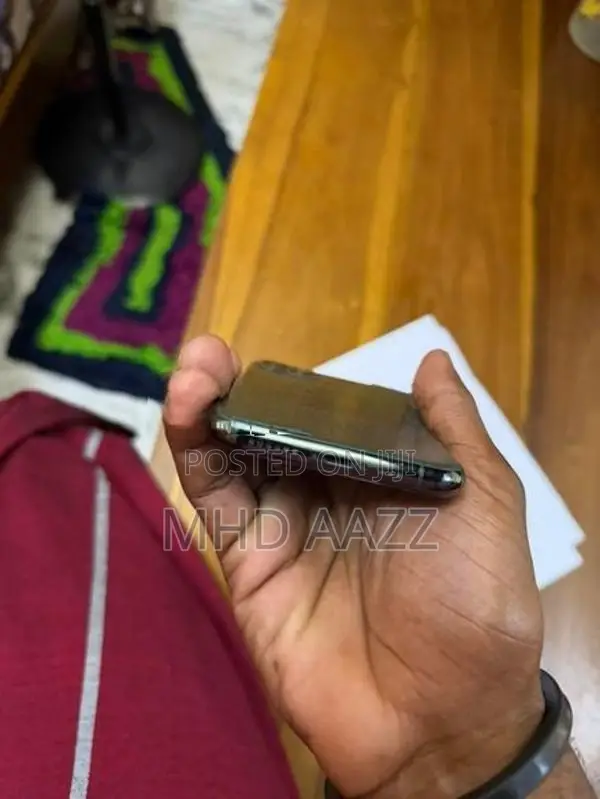 Apple iPhone 11 Pro midnight green (Used)