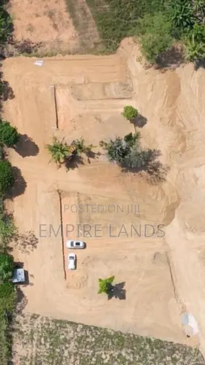 Walking Distances to 120 Road Land for Sale in Pogasowita