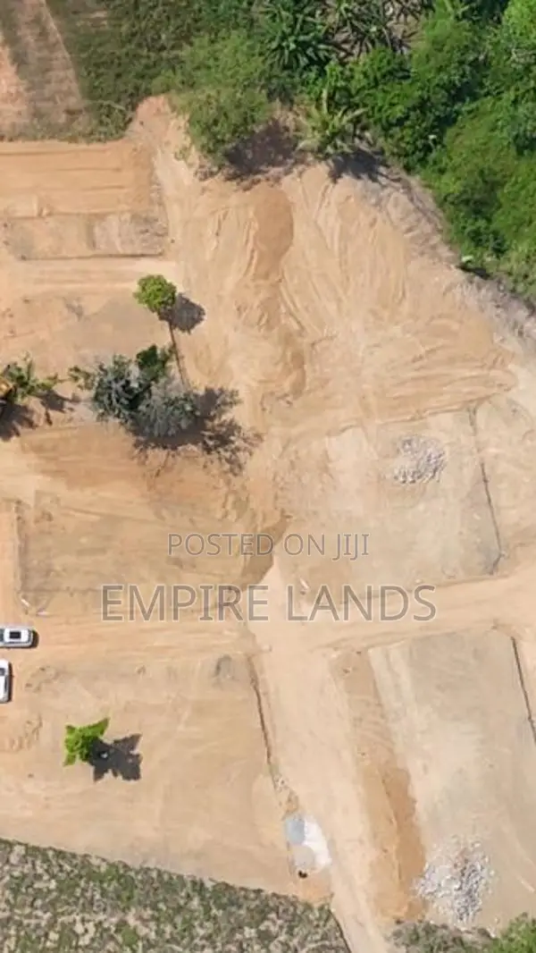 Walking Distances to 120 Road Land for Sale in Pogasowita