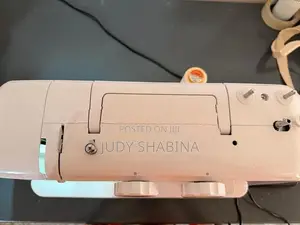 Singer Sewing Machine SM024