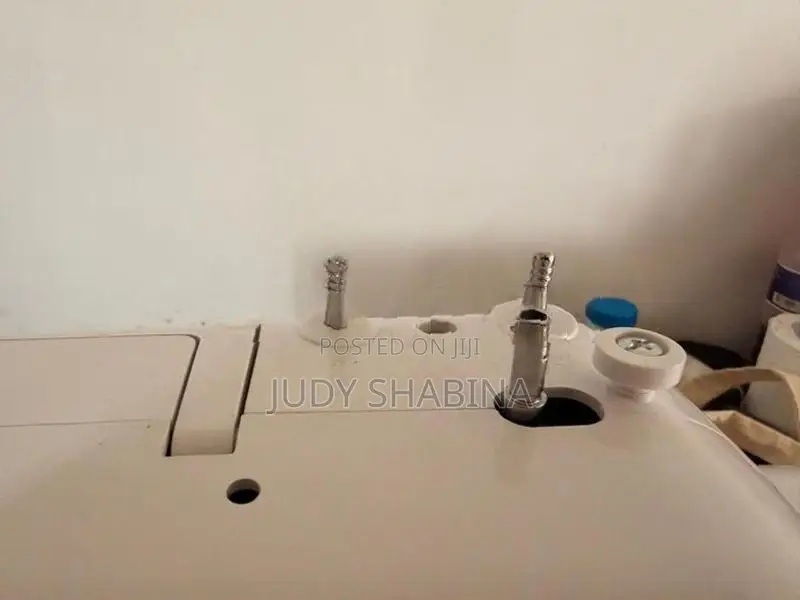 Singer Sewing Machine SM024