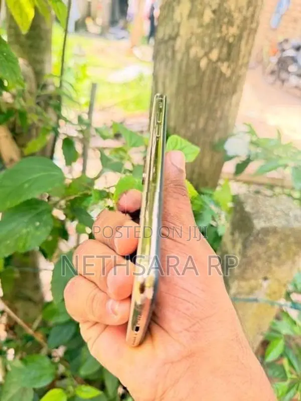 Apple iPhone XS Gold (Used)