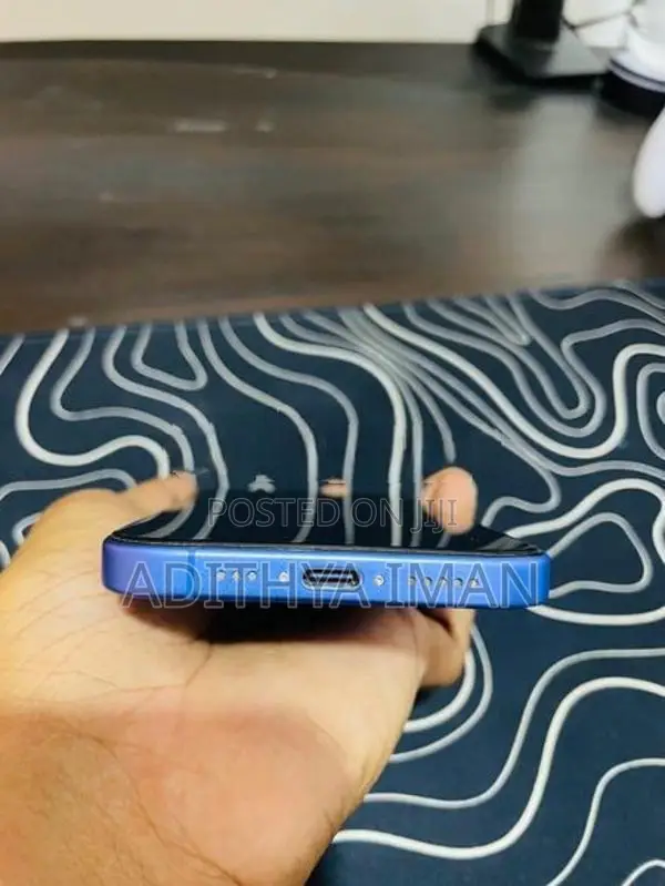Apple iPhone 16 (Used)