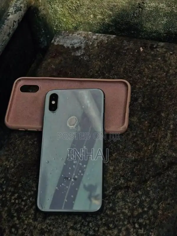Apple iPhone XS (Used)