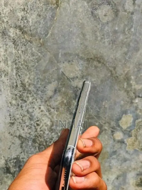Apple iPhone XS (Used)