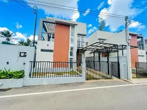 B/New 4/3BR House for Sale Canterbury Golf Piliyandala